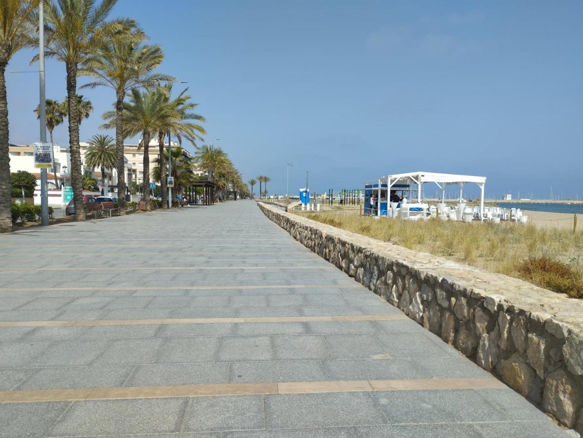 Atico Frente Al Mar Con Parking Para 5 Personas Calafell Kültér fotó