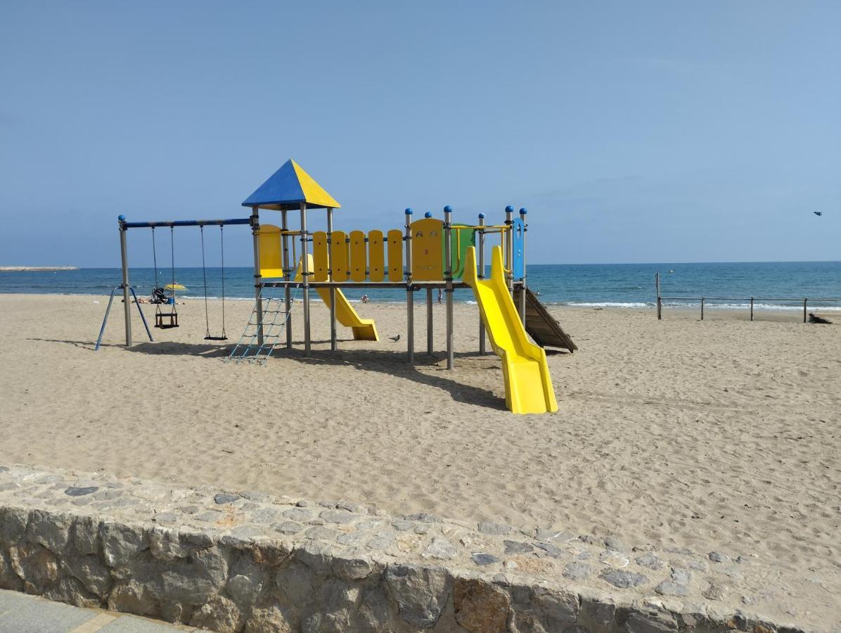 Atico Frente Al Mar Con Parking Para 5 Personas Calafell Kültér fotó
